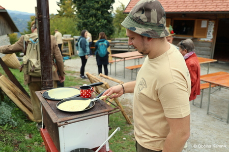 Prikaz starih kmečkih opravil na Gori sv. Miklavž (1)